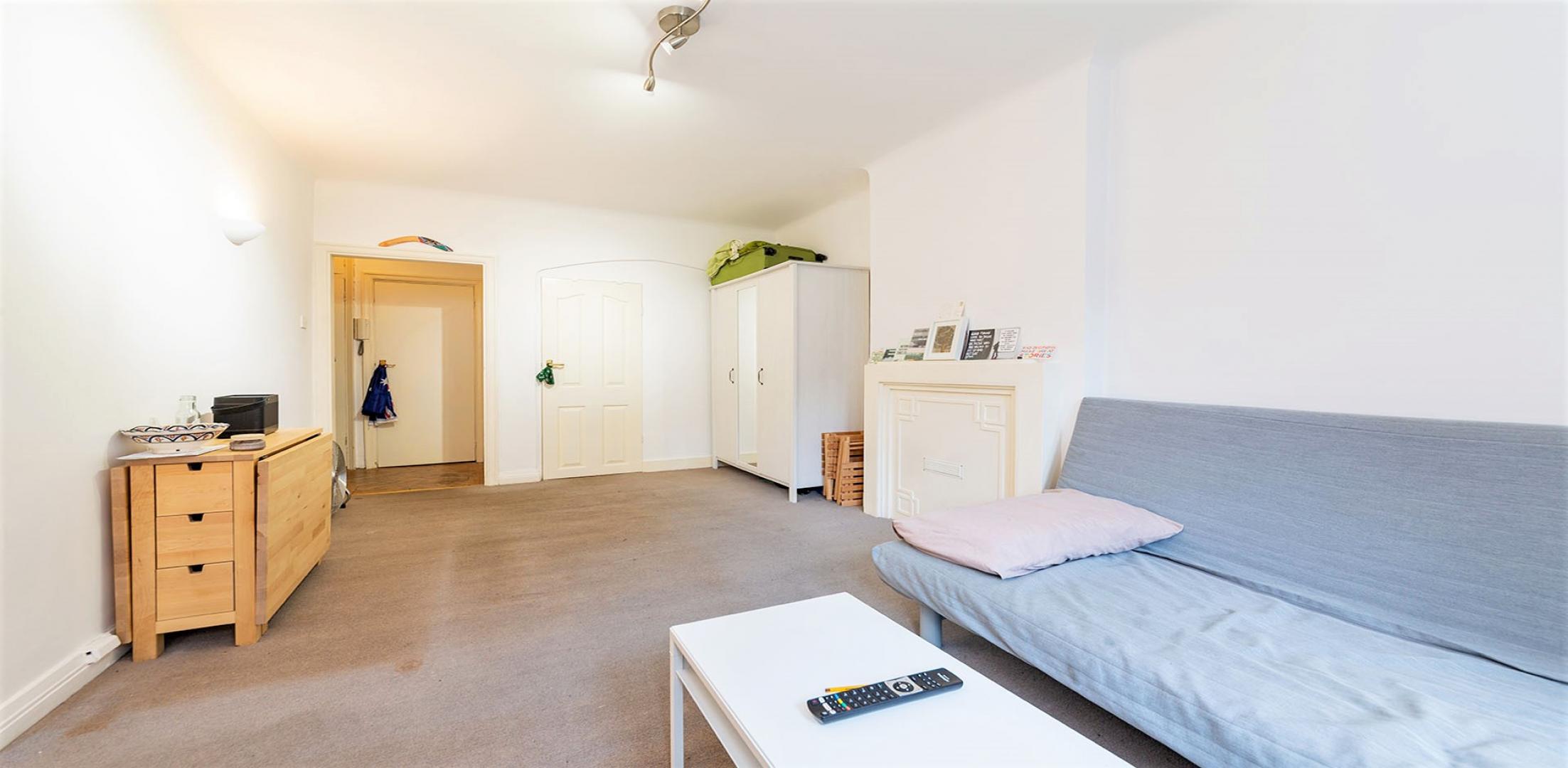 			HEATING and HOT WATER INCLUDED, 1 Bedroom, 1 bath, 1 reception Apartment			 Mortimer Crescent , MAIDA VALE/ST JOHNS WOOD